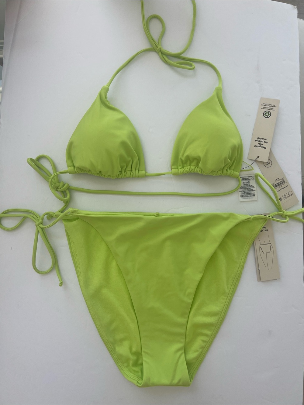 No boundaries bikini set triangle lime green tie on the sides size L and m top